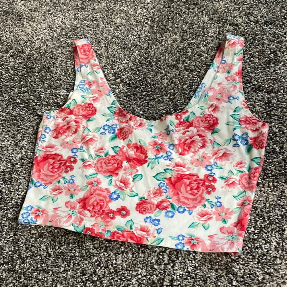 Floral scoop neck crop